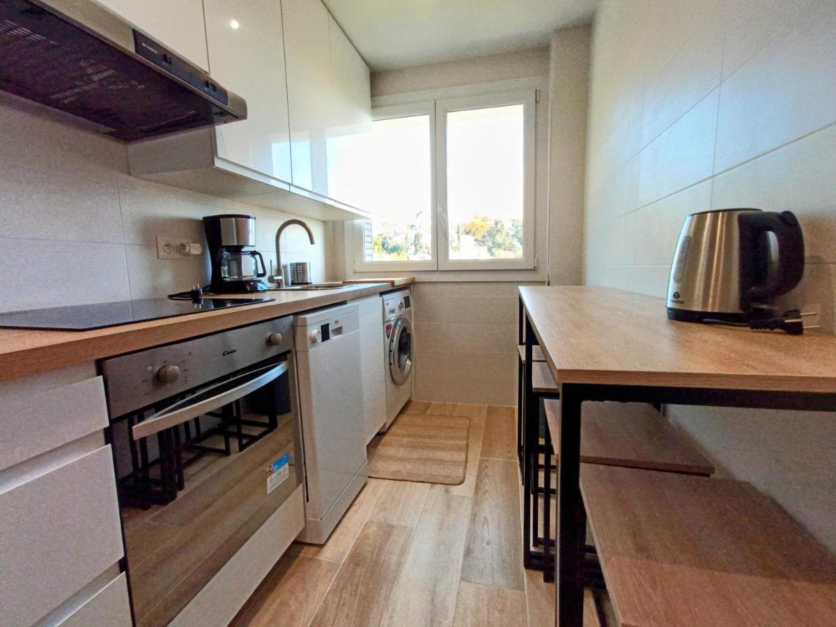Private Room In Renovated Apartment - Tram 1 Min Walk Nice Ngoại thất bức ảnh