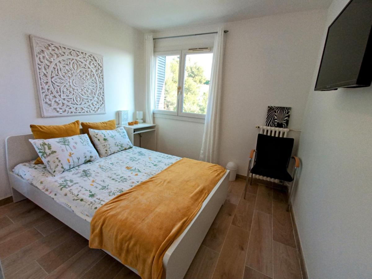 Private Room In Renovated Apartment - Tram 1 Min Walk Nice Ngoại thất bức ảnh