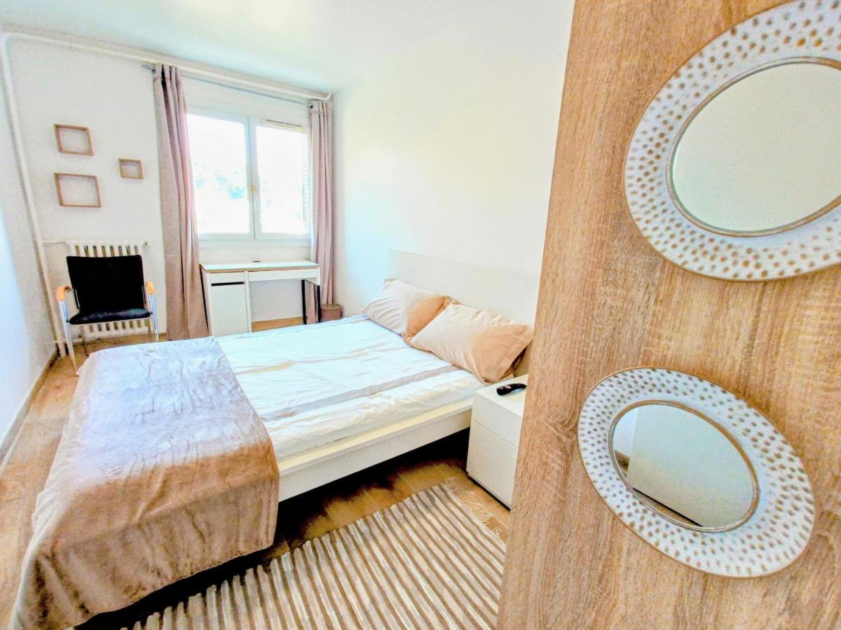 Private Room In Renovated Apartment - Tram 1 Min Walk Nice Ngoại thất bức ảnh